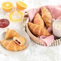 SG-Croissant with strawberry filling - 1